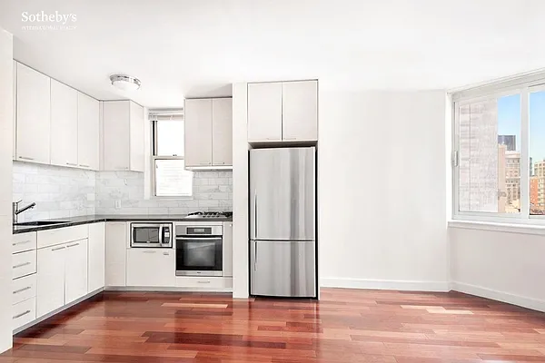 Rented by Sotheby's International Realty | media 6