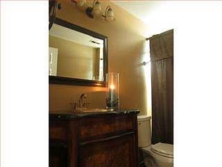 3rd image of 940 Summerhill Cir
