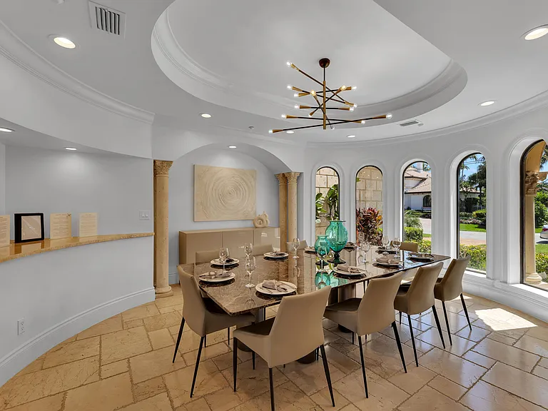 1011 Rhodes Villa Ave — Photo 23