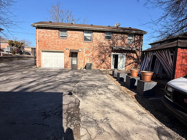 237 Eisenhower Dr — Photo 21