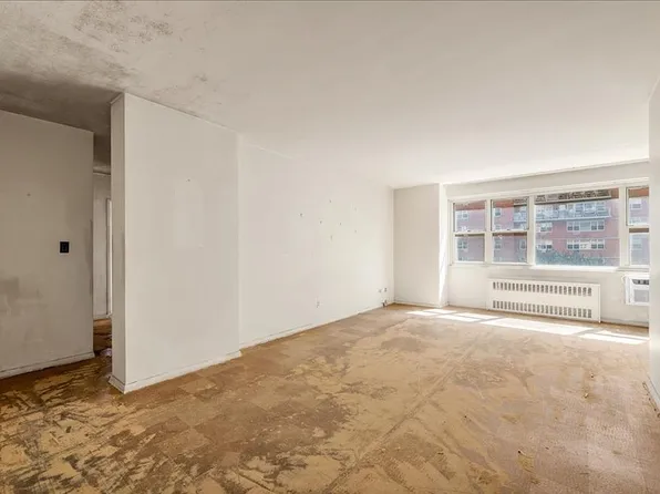 2928 W 5th St APT 3D, Brooklyn, NY 11224