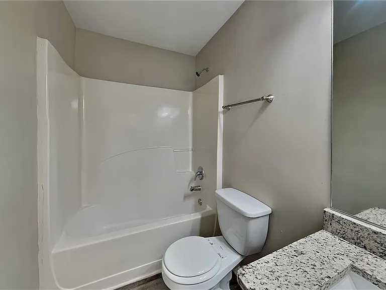 98 Margaret Xing — Photo 14