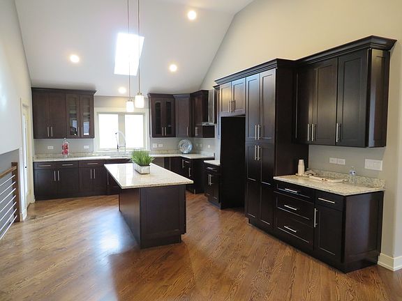 3rd image of 10521 S 81 Street Ct