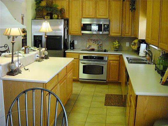 4th image of 2812 Quietwater Dr