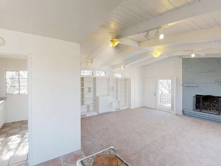 Super Cool Mid-Century Modern East Nob Hill Penthouse Suite with Views — Photo 16