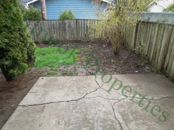2 Bedroom Duplex in Santa Clara Neighborhood, 390 Irving Rd, Eugene, OR 97404
