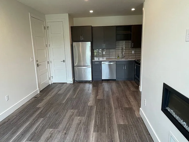 75 Highnoon Way #B — Photo 15