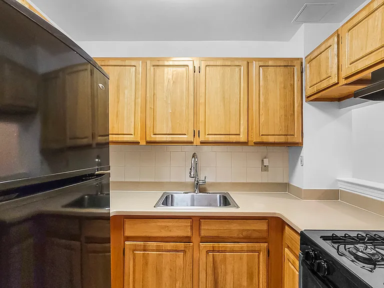 212 W 133rd St #1F — Photo 4