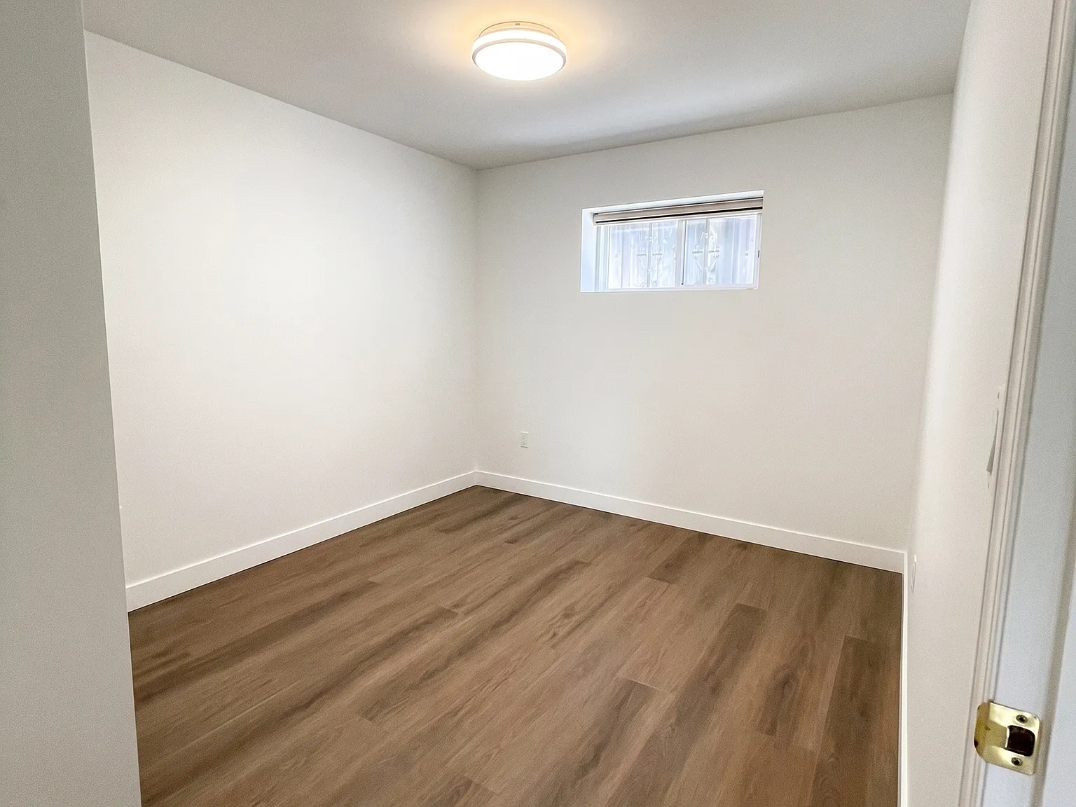 2 bed, 900 sqft, $1,800 — Photo 2