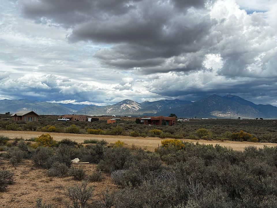 2nd image of 3 Caballo Lane