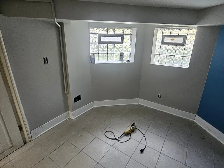 7009 S Perry Ave #1 — Photo 12