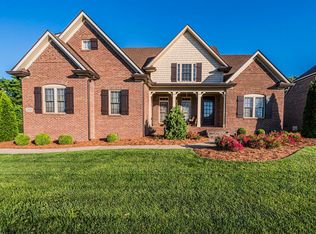 1108 Hunters Pointe Ln, Bowling Green, KY 42104