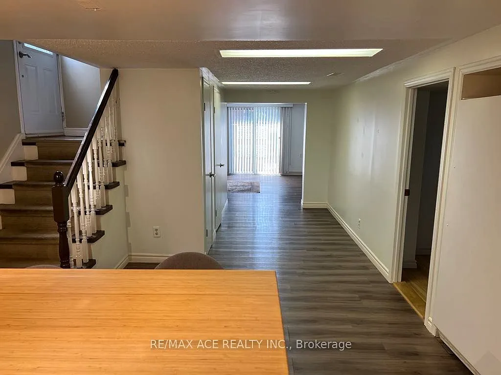 2 bed, $1,900 — Photo 2