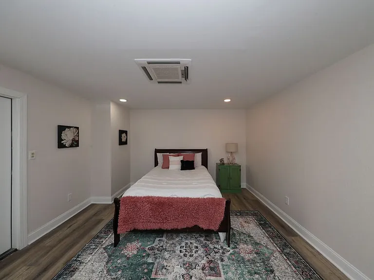 208 Fairfax Way — Photo 43