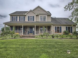 18 Dublin Dr, Millersville, PA 17551