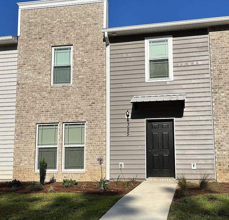 1st image of 4385 Village Oak Ln