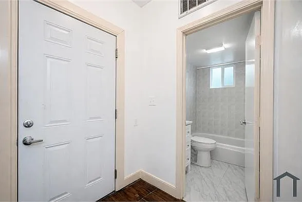 2510 E 21st St #1 — Photo 9