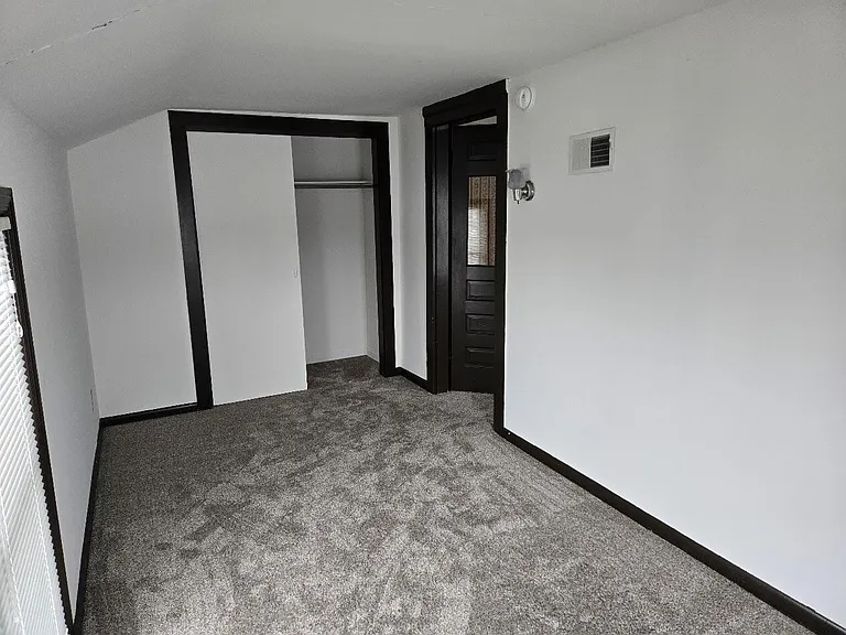 135 W Michigan Ave — Photo 2