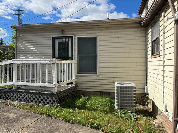 17008 Throckley Ave, Cleveland, OH 44128