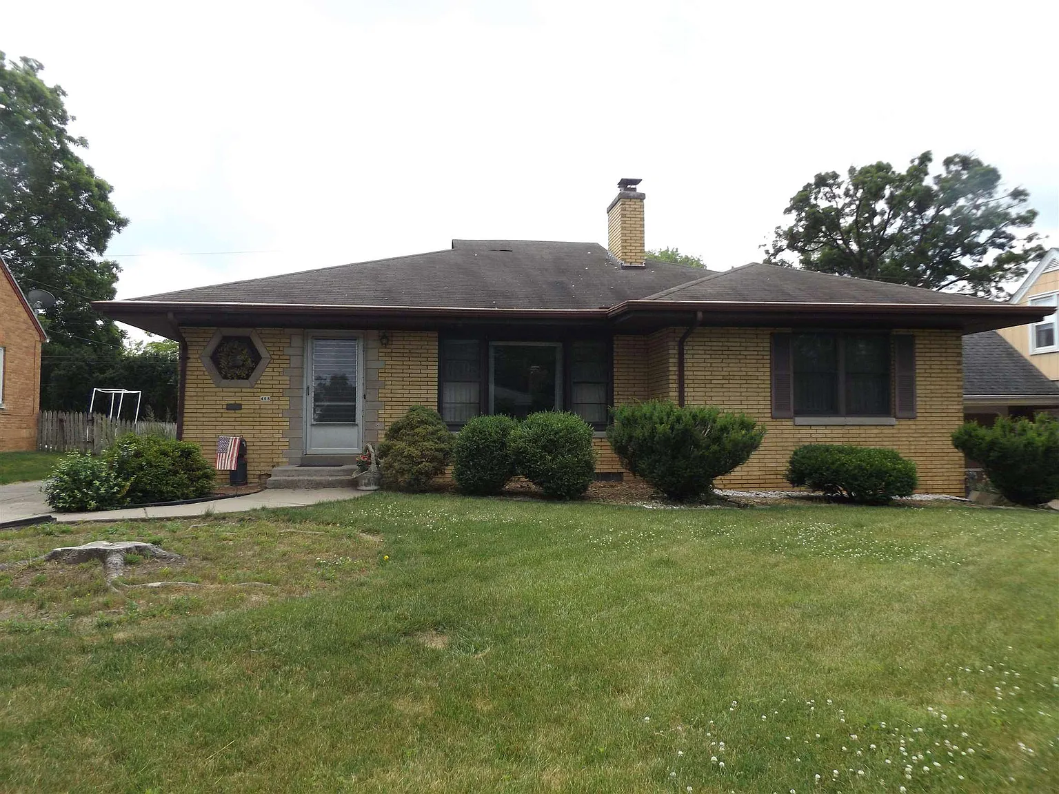 408 W Florence Ave photo 1