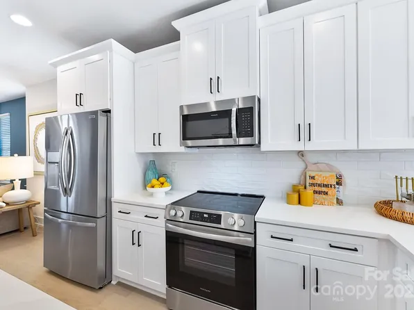 1013 N End Dr #26, Charlotte, NC 28206