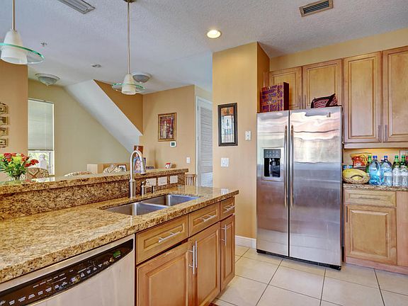 010717@Robert Fernandez09