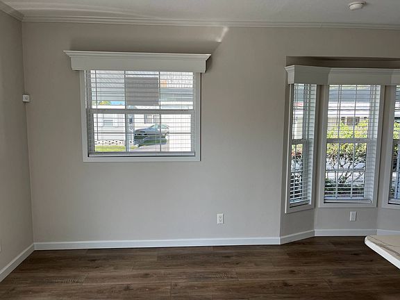 5th image of 2701 34th St N #422