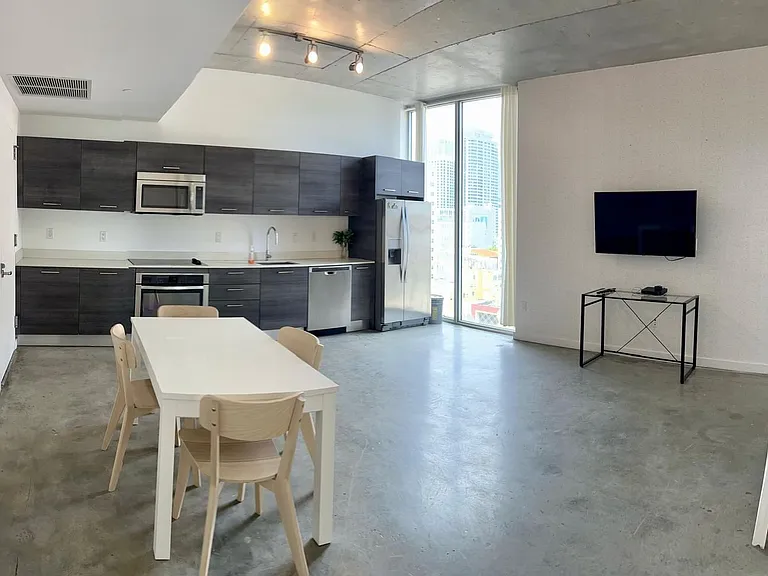 151 SE 1st St #1002 — Photo 3