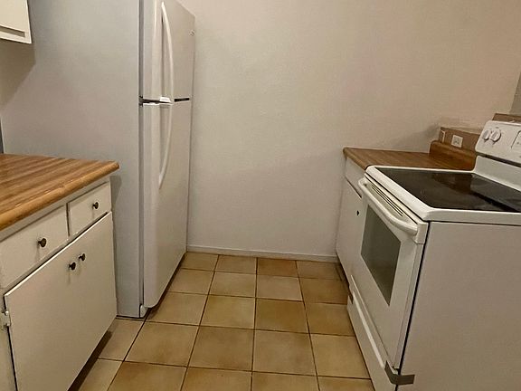 2nd image of 6237 Yerba Ln #C