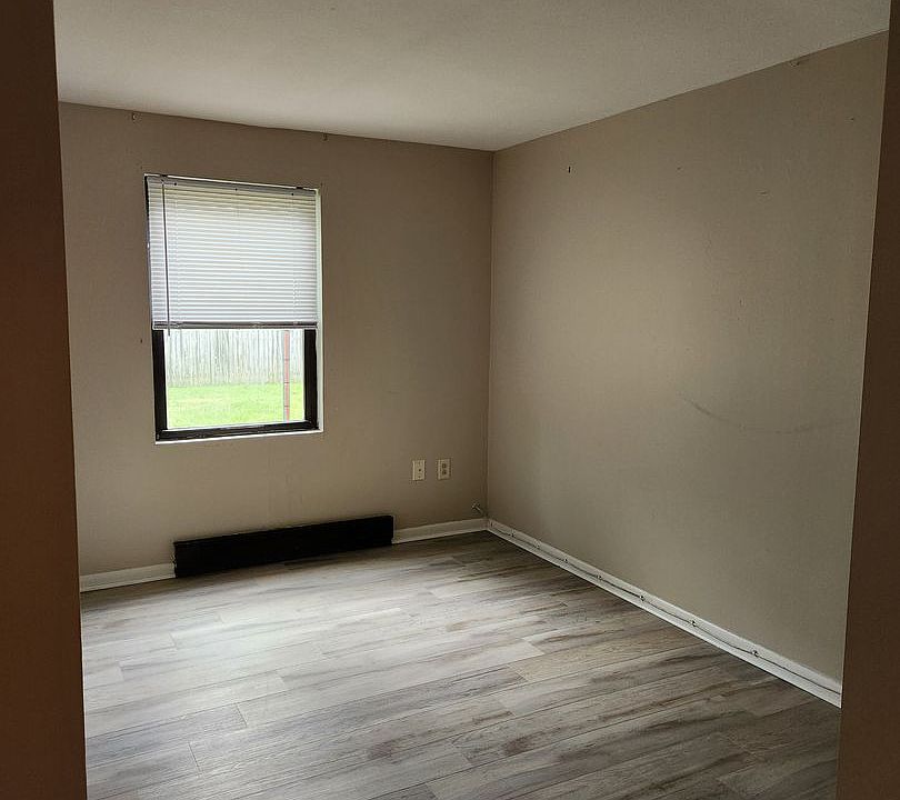 1st image of 109 Tompkins St #6