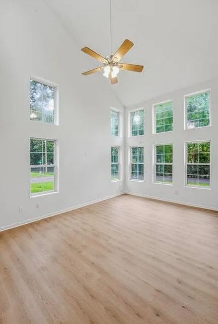 3 bed, 2.0 bath, 1462 sqft, $1,995 — Photo 4