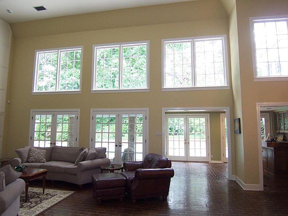 4th image of 11 Belle Wood Dr