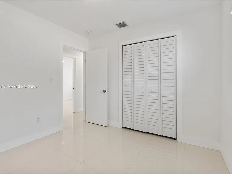 10501 SW 53rd St — Photo 47