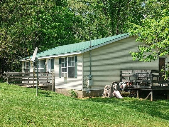 3rd image of 3219 Bay Rd