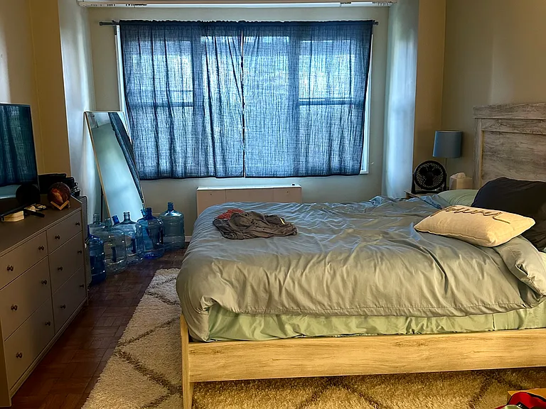 2100 Linwood Ave #3F — Photo 3