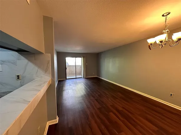 8433 Hearth Dr, Houston, TX