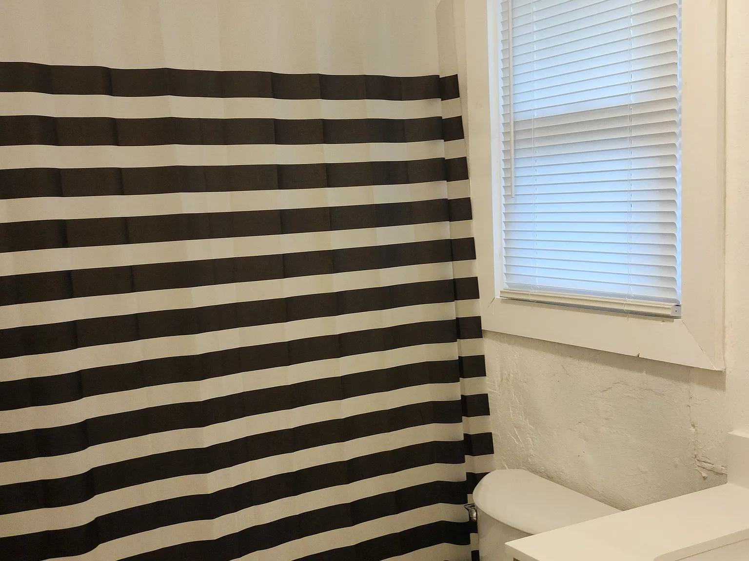 2 bed, 600 sqft, $900 — Photo 2