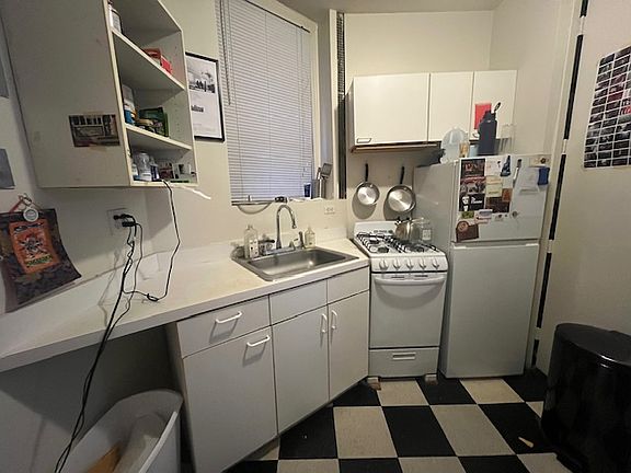 5th image of 104 Macdougal St APT 7