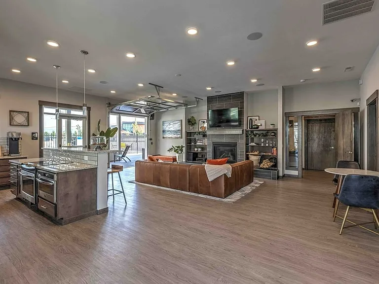 Club	 Clubhouse Lounge & Kitchen