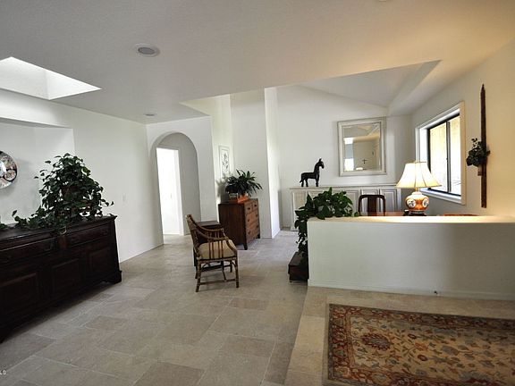 3rd image of 10015 E Sunnyslope Ln
