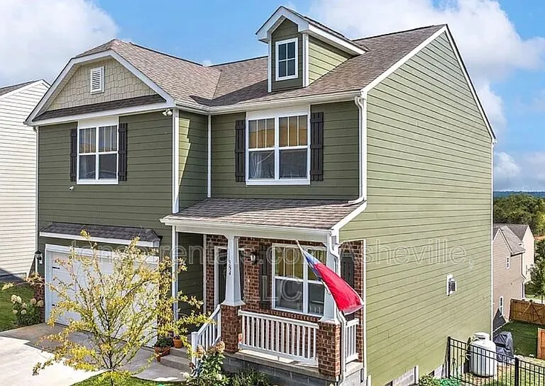 354 Tavernier Ln — Photo 2