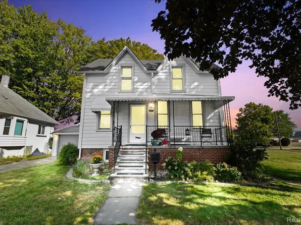 416 Plum St, Wyandotte, MI 48192