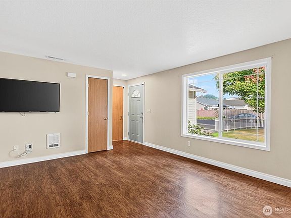 5th image of 123 Wilshire Way