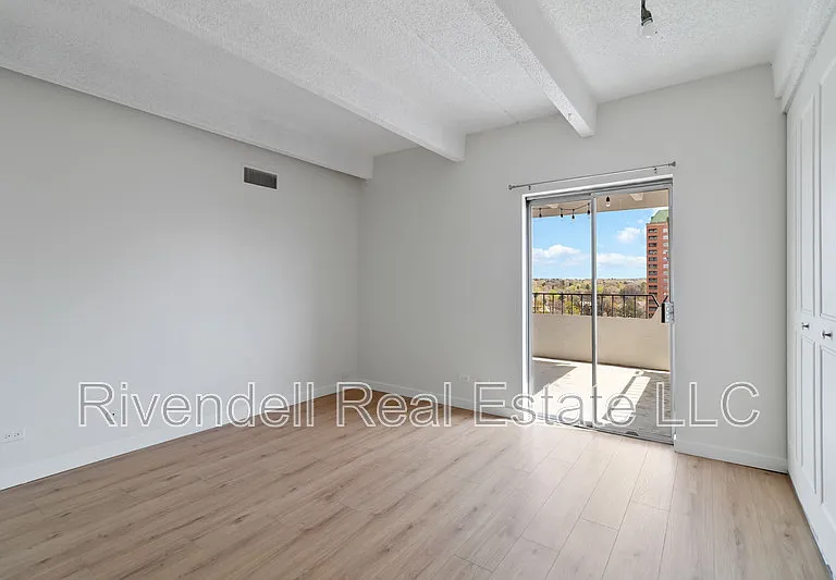 130 N Pearl St #1002 — Photo 7