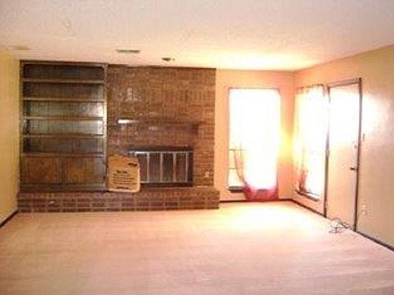 2nd image of 5914 NW Lincoln Ave