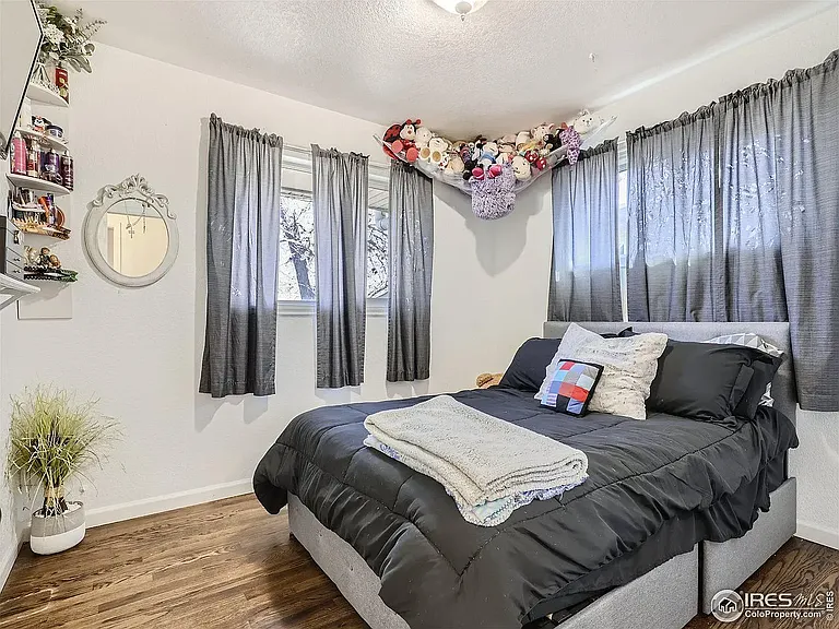 5861 Demott Ave — Photo 9