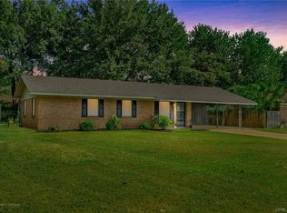 106 Hackett Dr, Minden, LA 71055