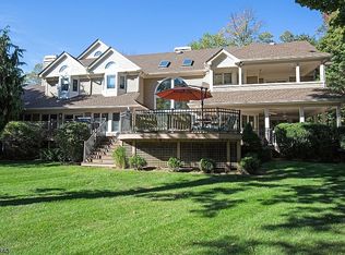 142 Summit Rd, Florham Park, NJ 07932