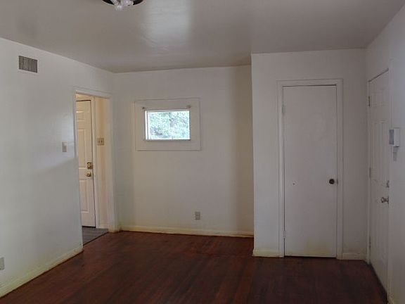 4th image of 19 Exeter Dr