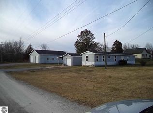 412 E Main St, Hale, MI 48739